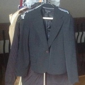 Anne Klein suit jacket. Size 2P